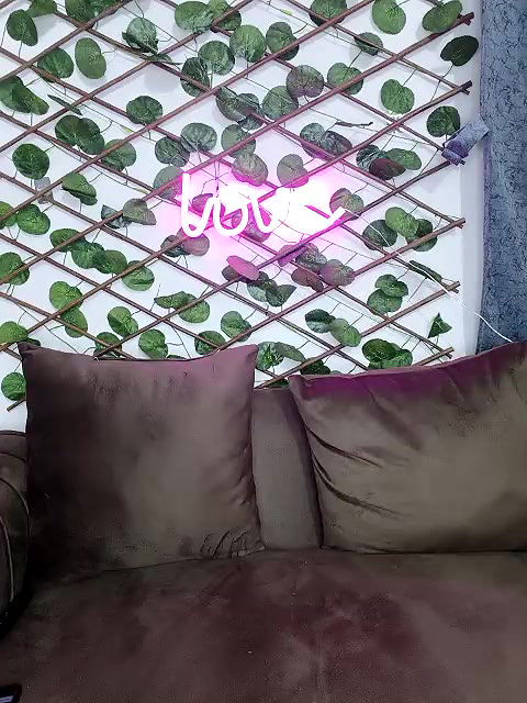 Stripchat-Public.Show-f-Bold-Cat-2024.12.06.224034