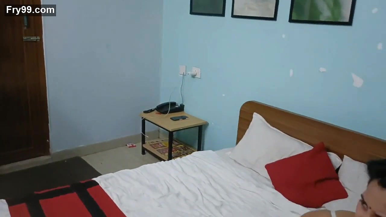 Husband ne Phada WIfe kki Chut