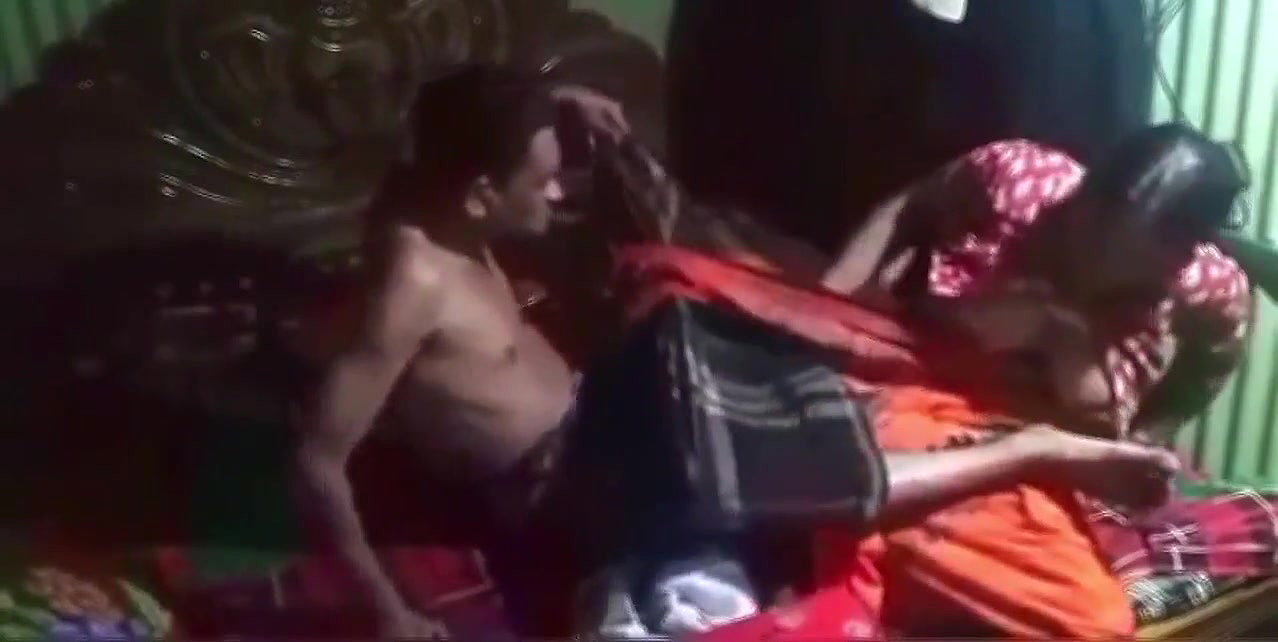 Village bhabi mid night fucking
