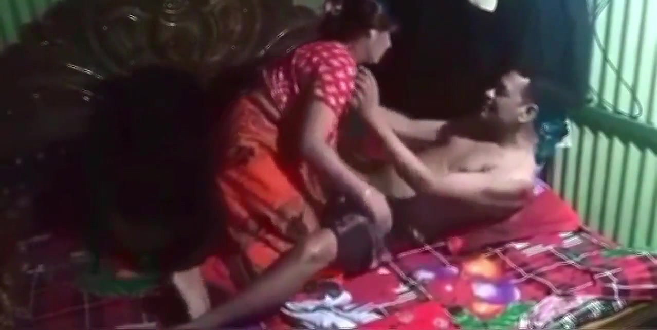 Village bhabi mid night fucking