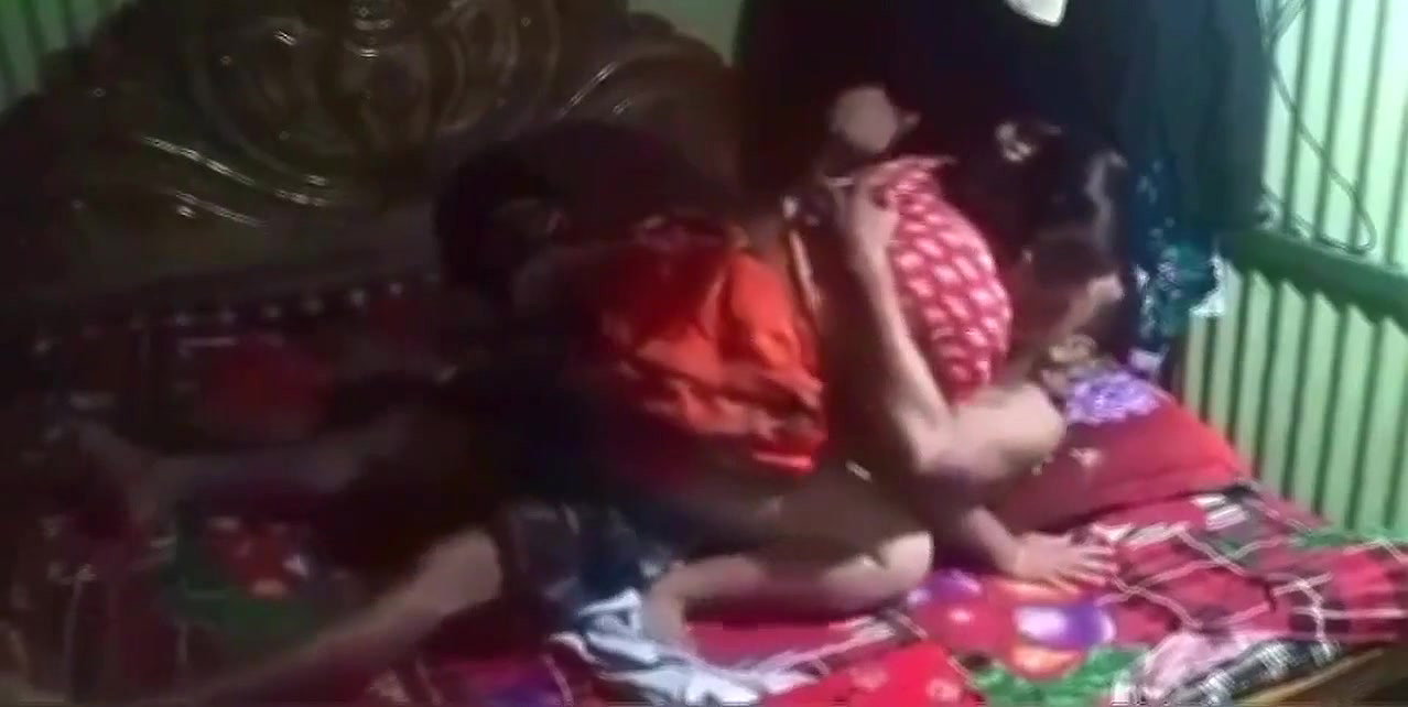 Village bhabi mid night fucking
