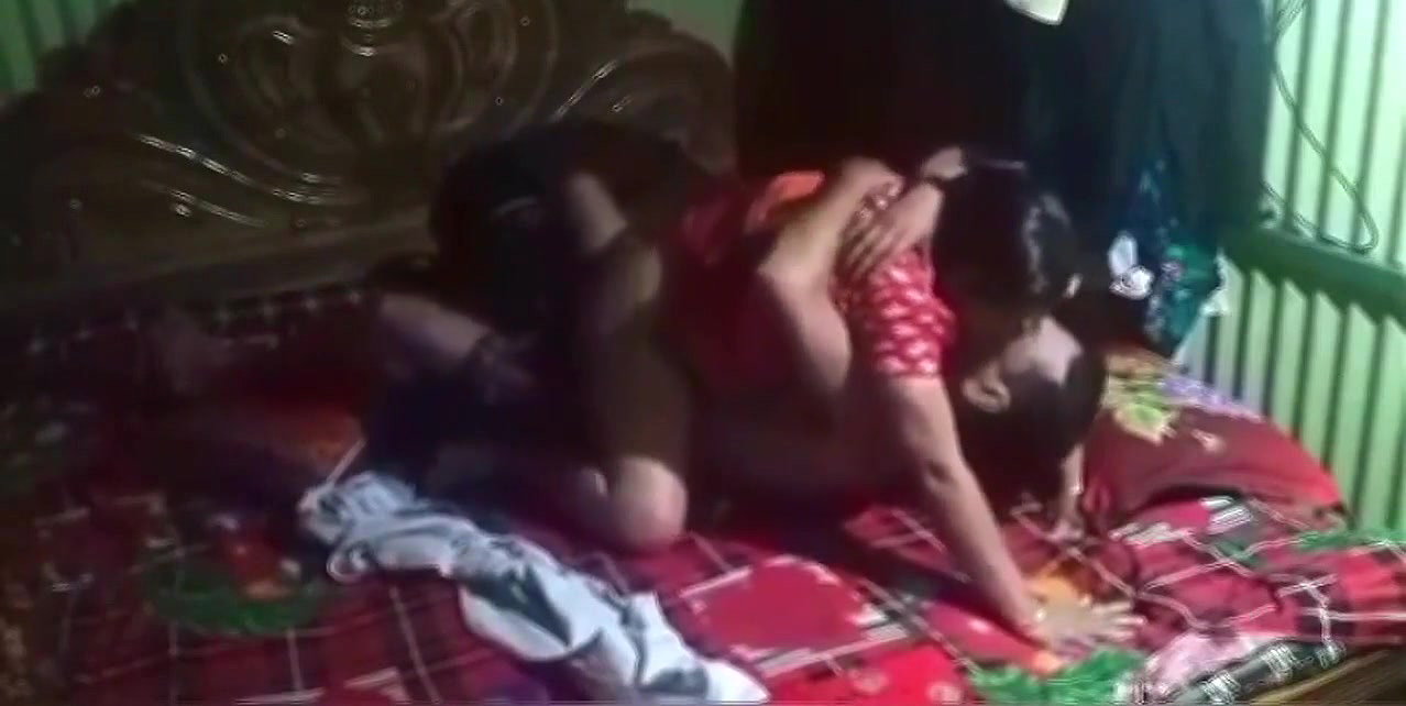 Village bhabi mid night fucking