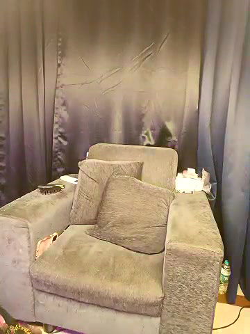 Stripchat-Public.Show-f-Divya_girl-2025.04.12.101215