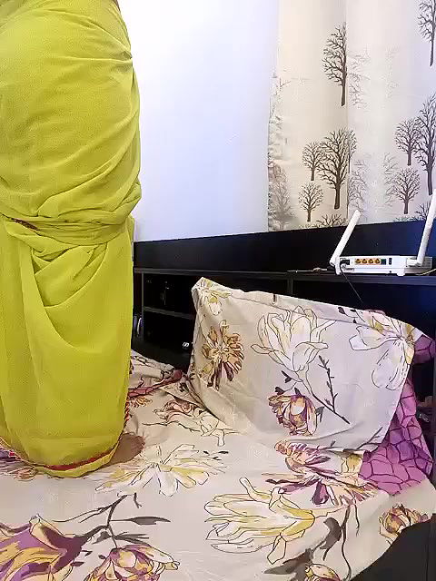 Stripchat-Public.Show-f-Divya_girl-2025.05.07.131625