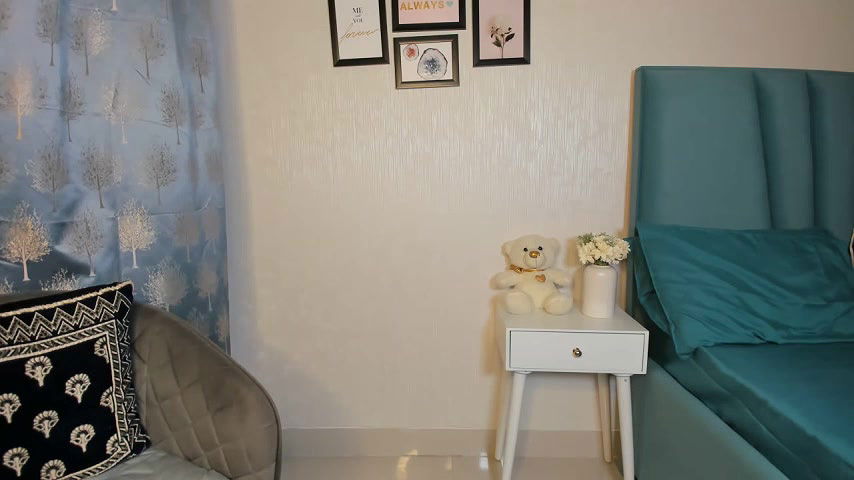 Stripchat-Public.Show-f-Divyani-2025.05.18.171917