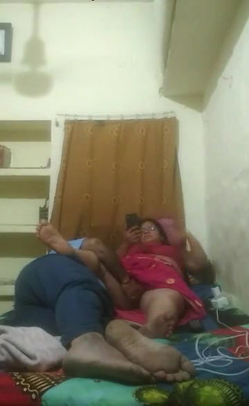 Desi Cheating Milf Pussy Fingered By lover