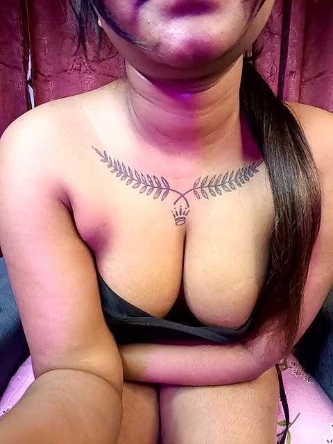 Stripchat-Public.Show-f-Hot_Urvi-2025.02.06.072852