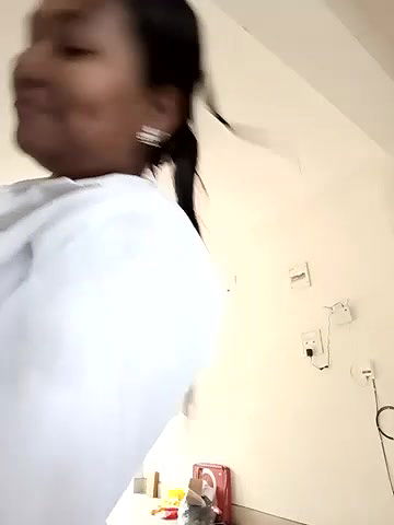 Stripchat-Public.Show-f-Hot_Urvi-2025.02.25.100314