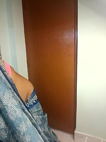 Stripchat-Public.Show-f-Hot_Urvi-2025.04.14.014703