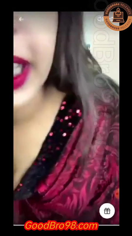 Unknown Tango Model Braless With Saree With Face! ??
