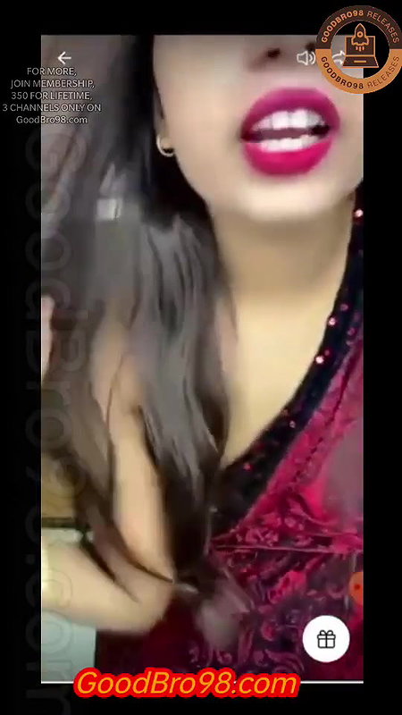 Unknown Tango Model Braless With Saree With Face! ??