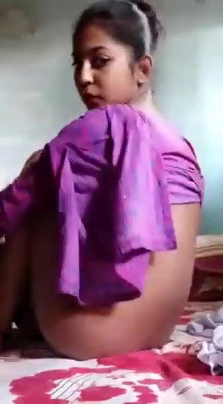 Desi hot girl showing and fingering with moan