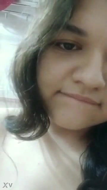 Super Horny Indian girl Shows her Boobs and Pussy