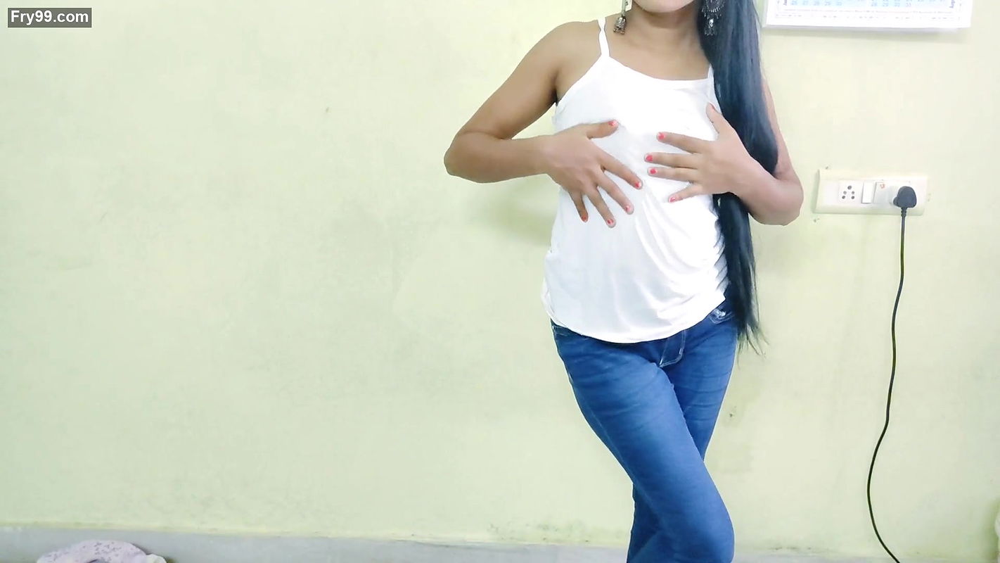 Very tasty indian bhabhi cute chachlote pussy licking by devar