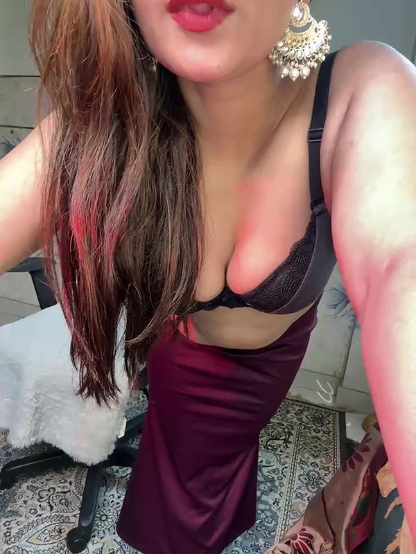 Stripchat-Public.Show-f-Mahimagic_doll-2024.12.21.114547