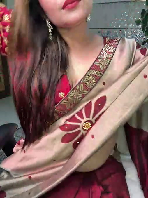 Stripchat-Public.Show-f-Mahimagic_doll-2024.12.21.114547