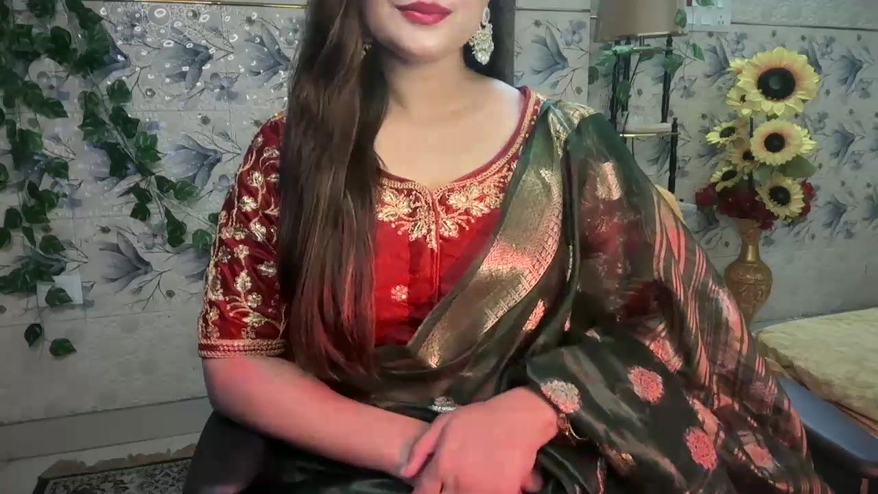 Stripchat-Public.Show-f-Mahimagic_doll-2024.12.22.084531