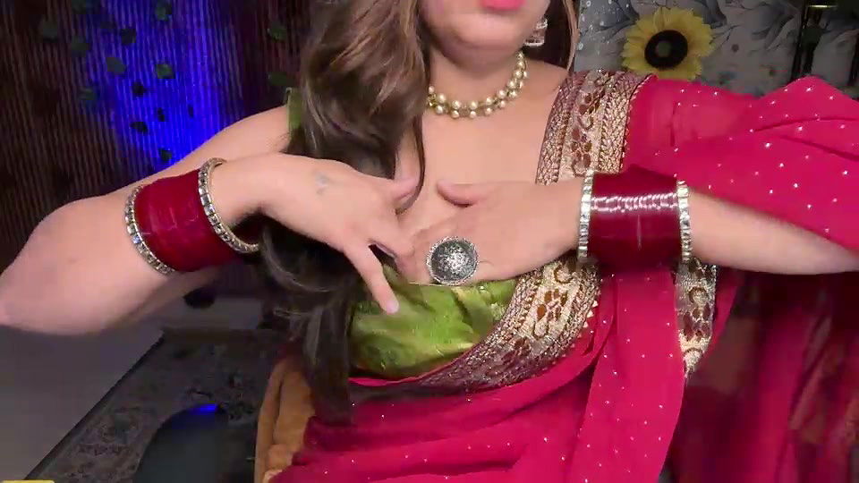 Stripchat-Public.Show-f-Mahimagic_doll-2024.12.27.091030