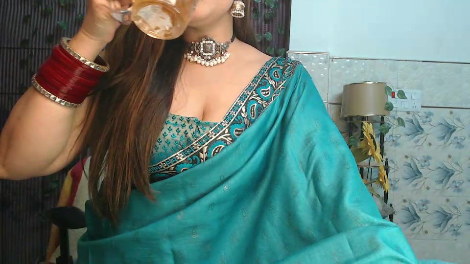 Stripchat-Public.Show-f-Mahimagic_doll-2025.01.11.085540