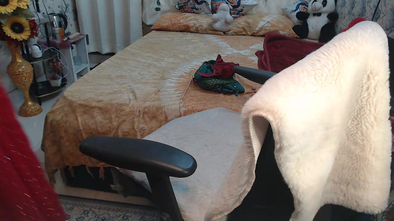 Stripchat-Public.Show-f-Mahimagic_doll-2025.01.21.120641