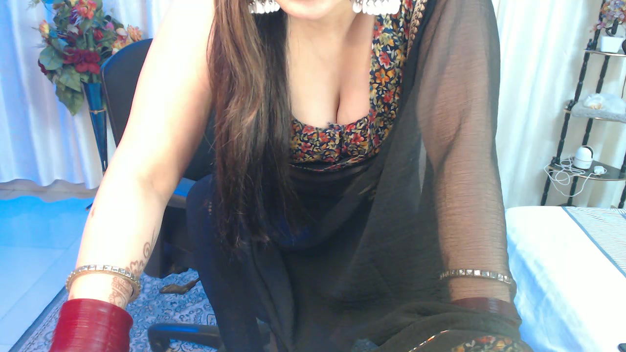 Stripchat-Public.Show-f-Mahimagic_doll-2025.02.07.125752