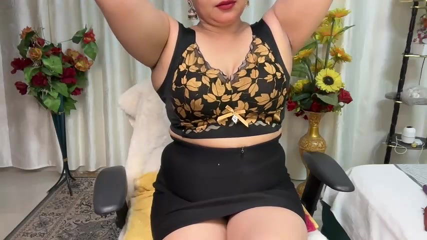 Stripchat-Public.Show-f-Mahimagic_doll-2025.02.13.173915