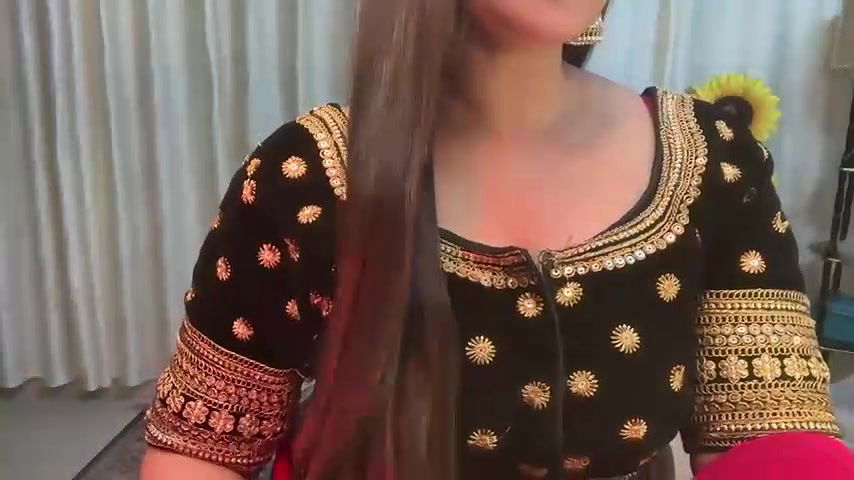 Stripchat-Public.Show-f-Mahimagic_doll-2025.02.16.183802