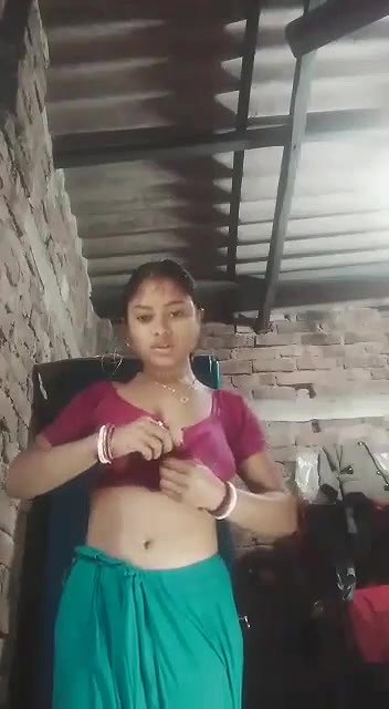 Village bhabhi striping sari and getting nude