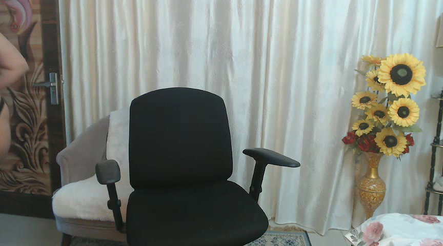 Stripchat-Public.Show-f-Mahimagic_doll-2025.03.20.110620