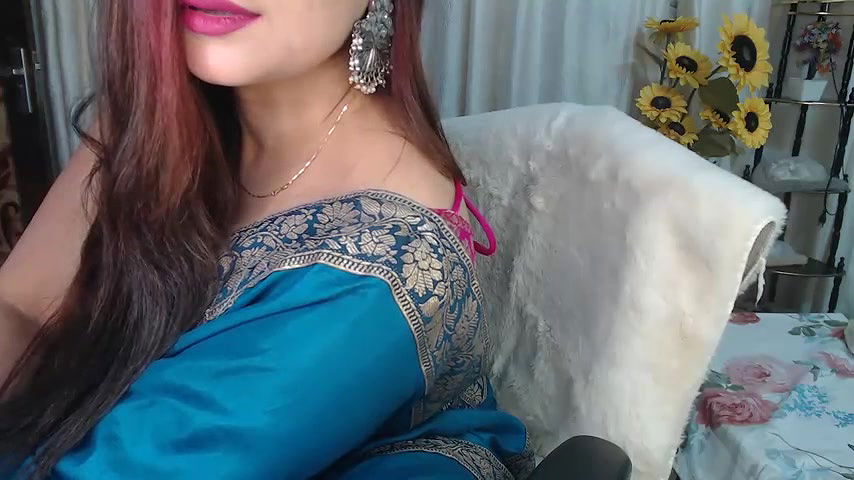 Stripchat-Public.Show-f-Mahimagic_doll-2025.04.02.123940