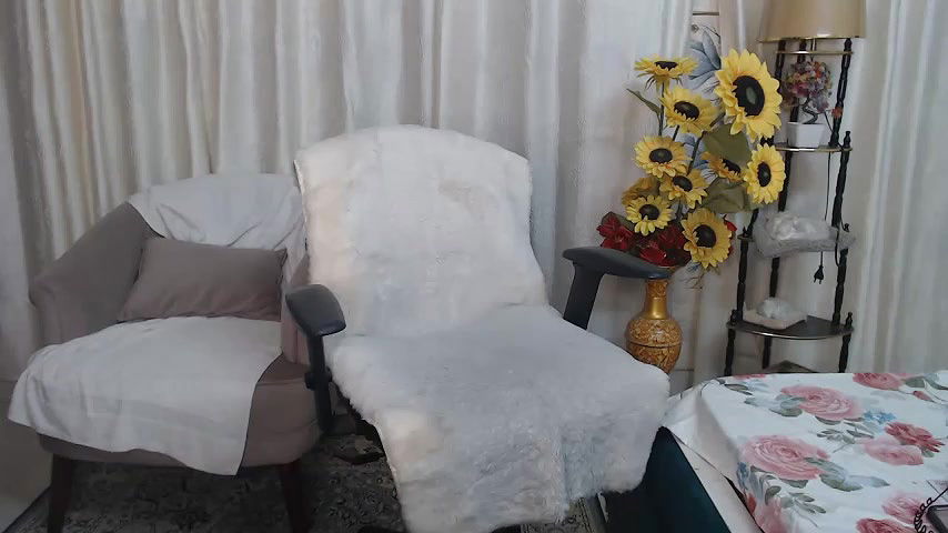 Stripchat-Public.Show-f-Mahimagic_doll-2025.04.08.110537