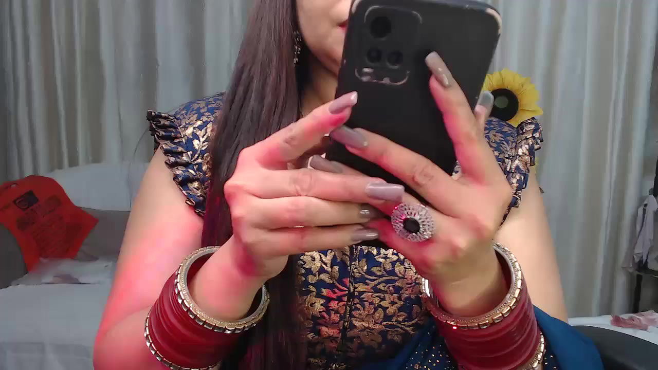 Stripchat-Public.Show-f-Mahimagic_doll-2025.04.12.120456