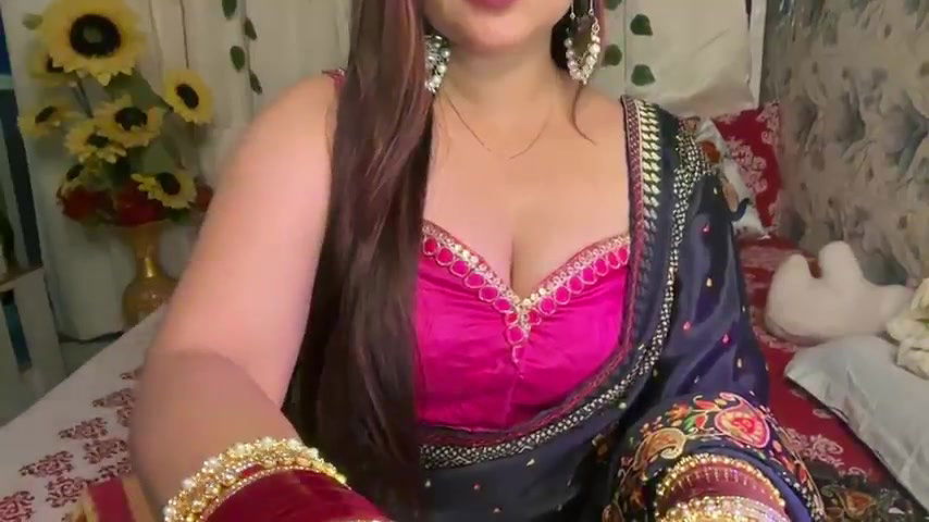 Stripchat-Public.Show-f-Mahimagic_doll-2025.05.01.221217