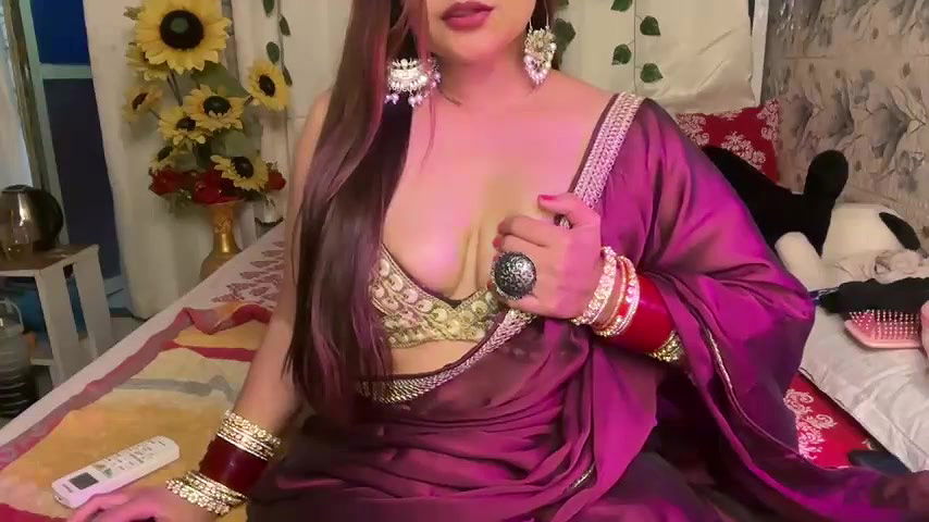 Stripchat-Public.Show-f-Mahimagic_doll-2025.05.03.225915