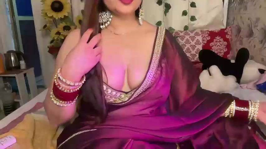 Stripchat-Public.Show-f-Mahimagic_doll-2025.05.04.020340