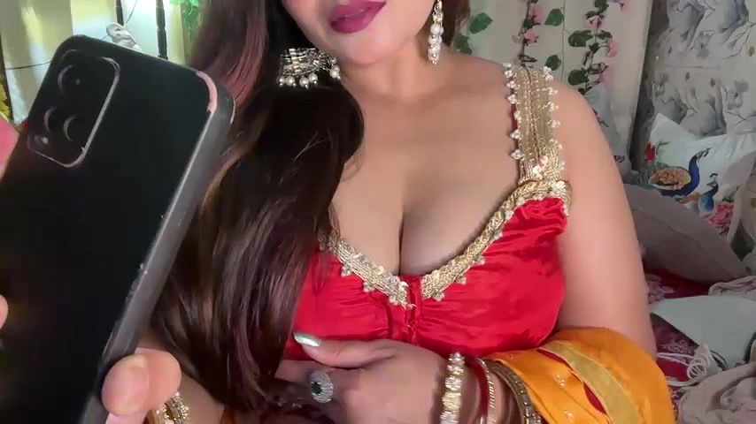 Stripchat-Public.Show-f-Mahimagic_doll-2025.05.22.101610