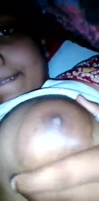 Cute Desi Girl Showing Cute Boobs