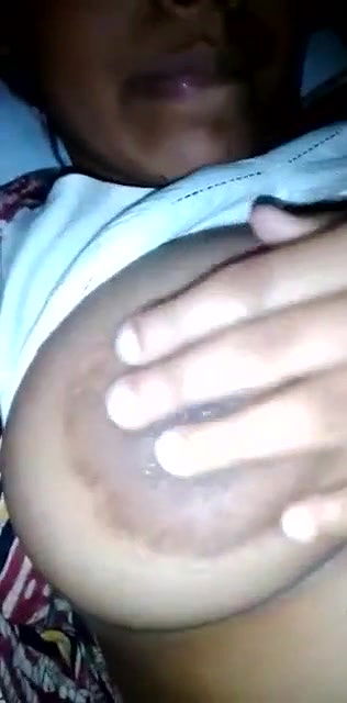 Cute Desi Girl Showing Cute Boobs