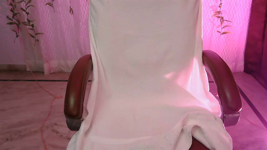 Stripchat-Public.Show-f-Navya_ji-2025.04.16.194018