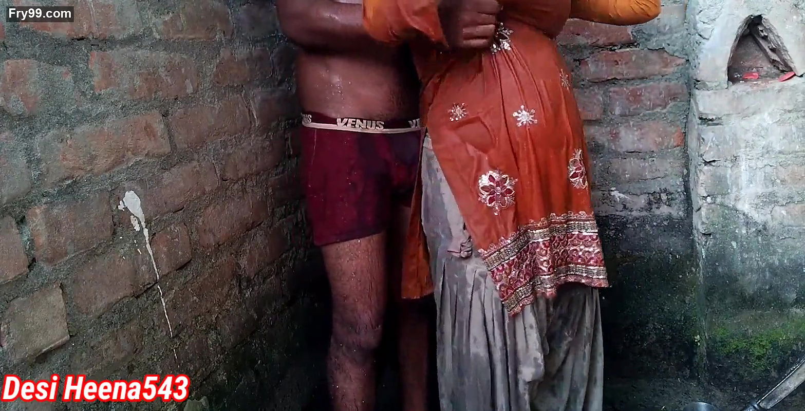 Heena was taking a bath, caught and fucked her