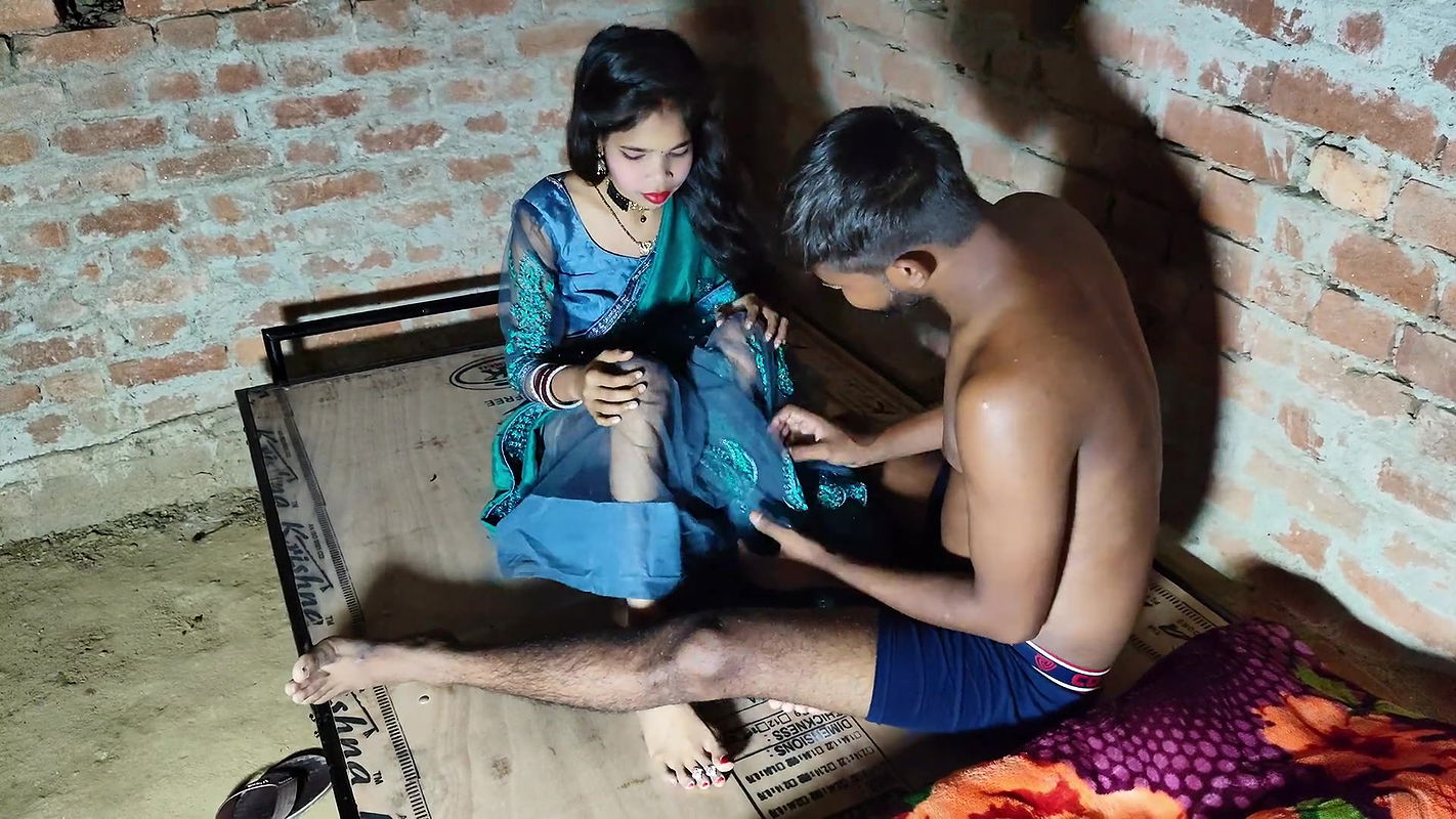 After lying to my husband, I went to my brother-in-law at night wearing a net saree. My brother-in-law fucked me after seeing my