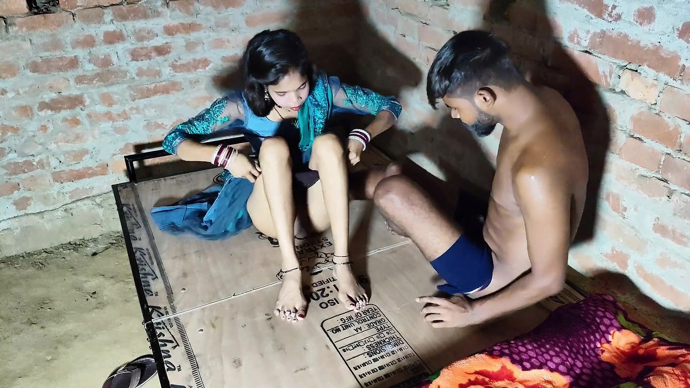 After lying to my husband, I went to my brother-in-law at night wearing a net saree. My brother-in-law fucked me after seeing my