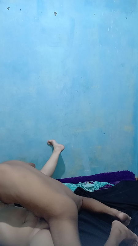 Nemenin Girlfriend at Home