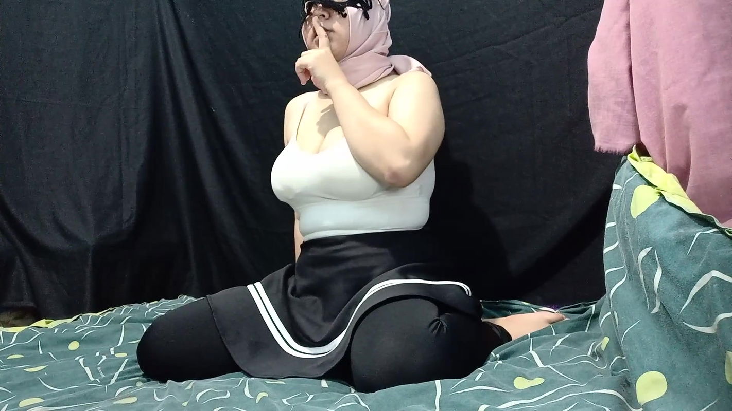 Yoga Gymnastics Suddenly Comes Man Call Don’t Have a Husband