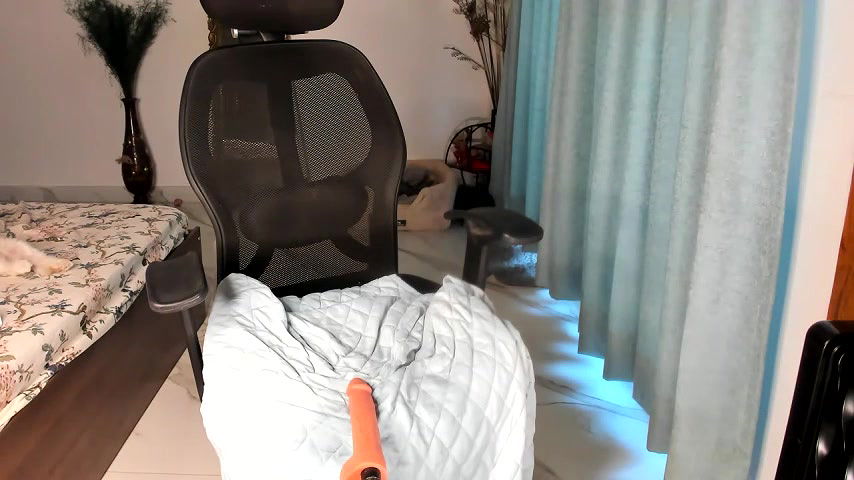 Stripchat-Public.Show-c-Bad_Girl_Kayra69-2025.02.25.090942