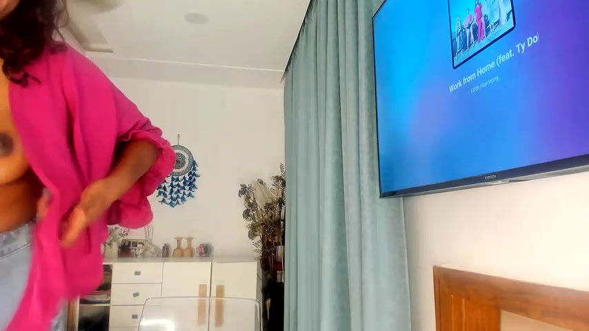 Stripchat-Public.Show-c-Bad_Girl_Kayra69-2025.06.17.191245