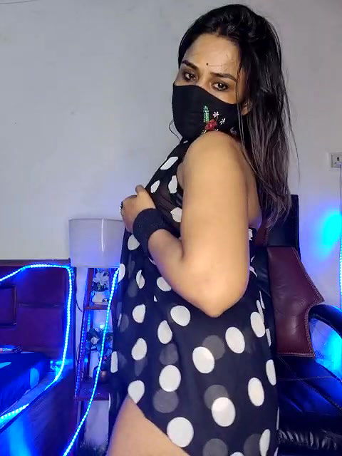 Stripchat-Public.Show-f-Black-Pearll-2025.01.26.014245