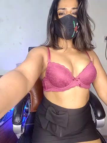 Stripchat-Public.Show-f-Black-Pearll-2025.04.22.184801