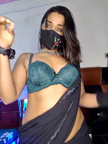 Stripchat-Public.Show-f-Black-Pearll-2025.04.23.181558