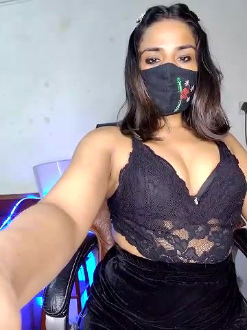 Stripchat-Public.Show-f-Black-Pearll-2025.05.09.190457